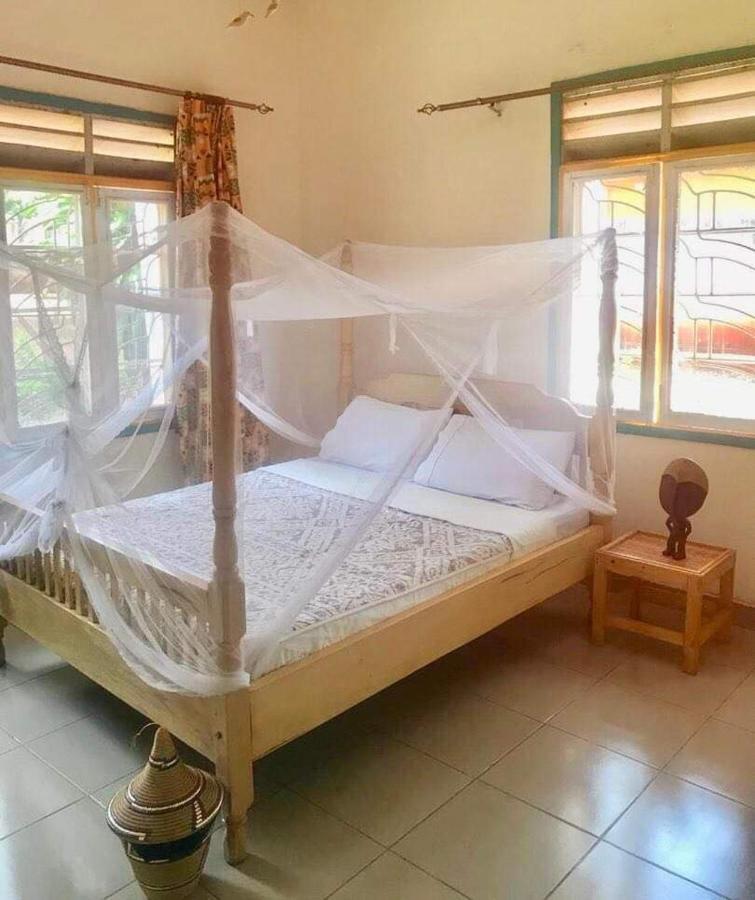 Homestaystudio62 Jinja Exterior foto